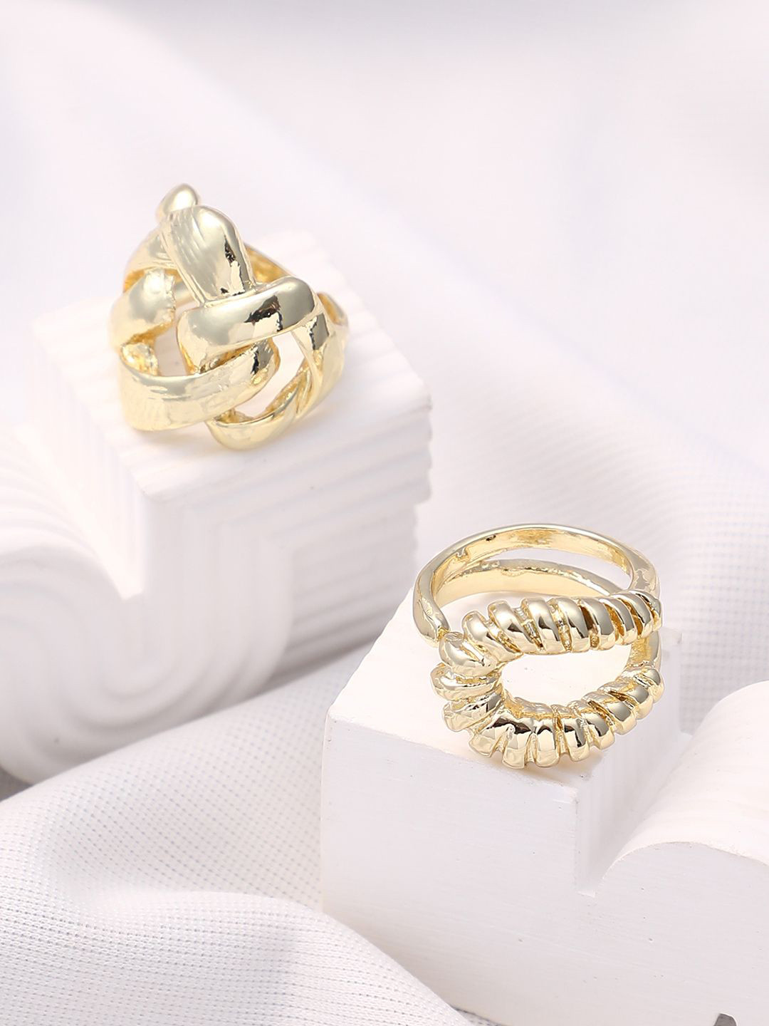 SOHI Set Of 2 Gold-Plated Textured  California Statement Finger Rings