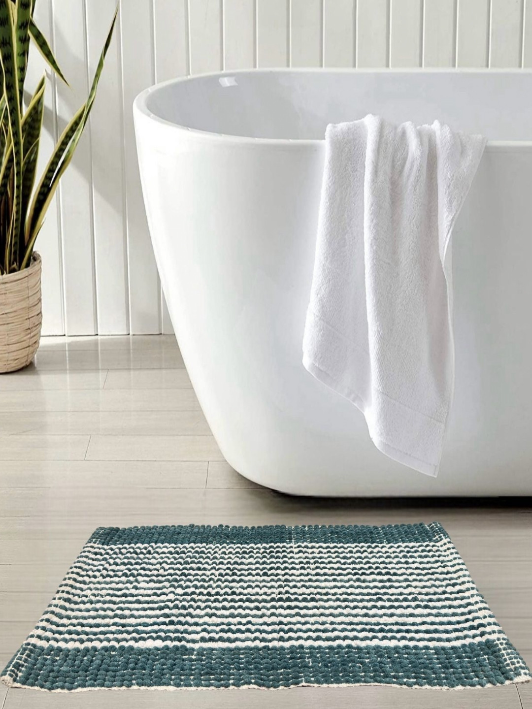 Dolce Casa Green & White Pure Cotton Chenille 100GSM Soft Water Absorbing Bath Rug