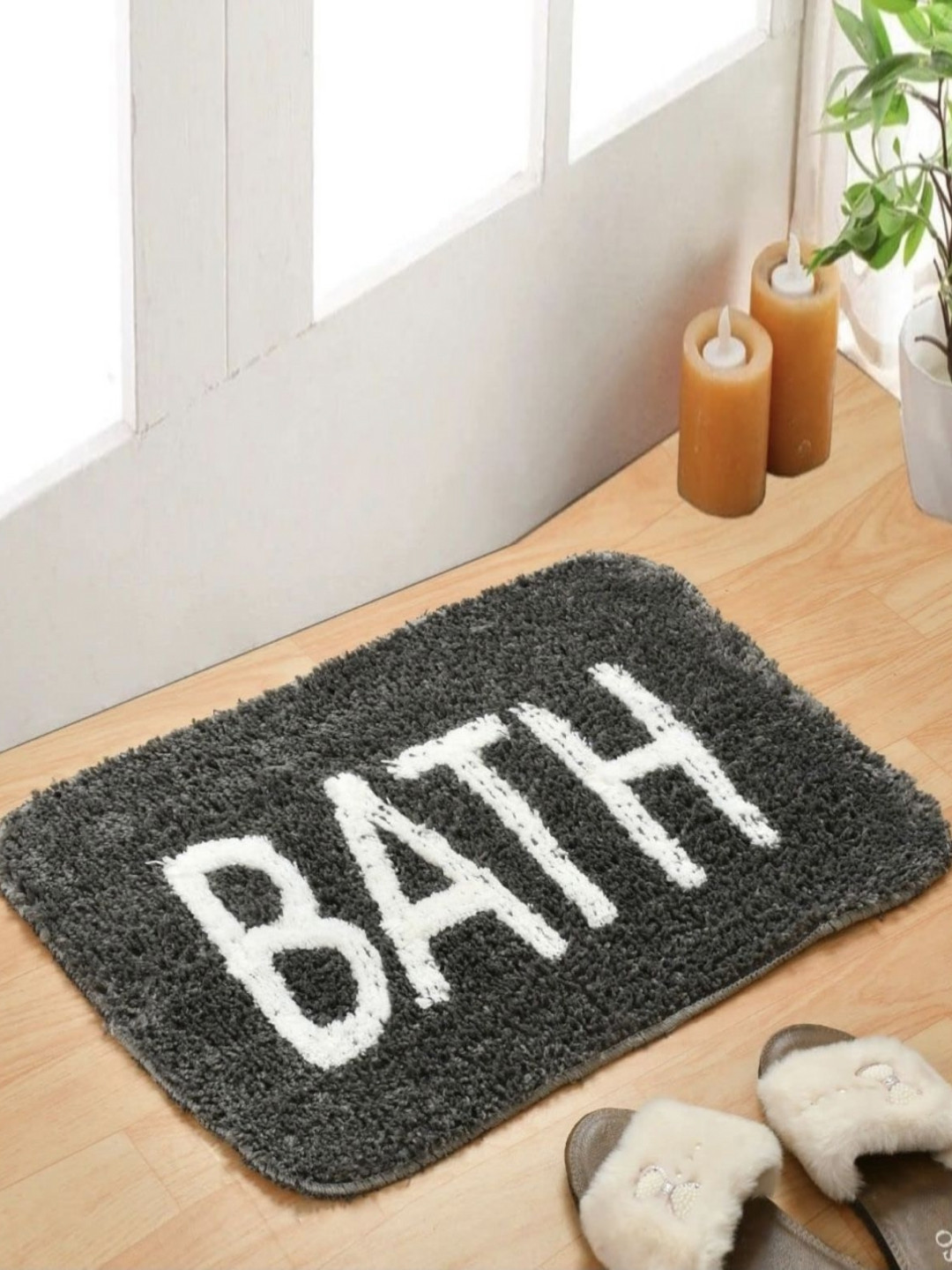 Dolce Casa 2-Pcs Grey & White Color-Blocked Tufted Anti Skid 100-GSM Bath Rugs