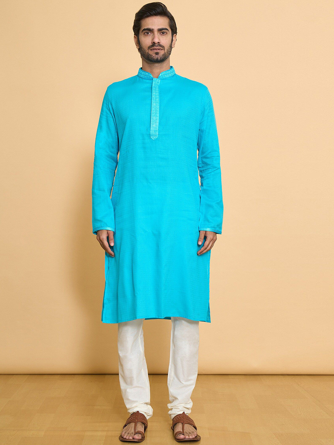 Arihant Rai Sinha Men Textured Solid Kurta with Churidar