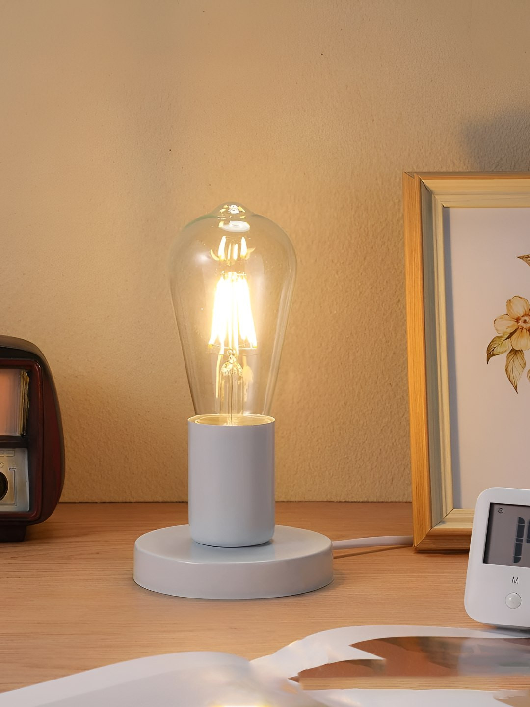 Decorcity White Metal Traditional Bell Shaped Table Base