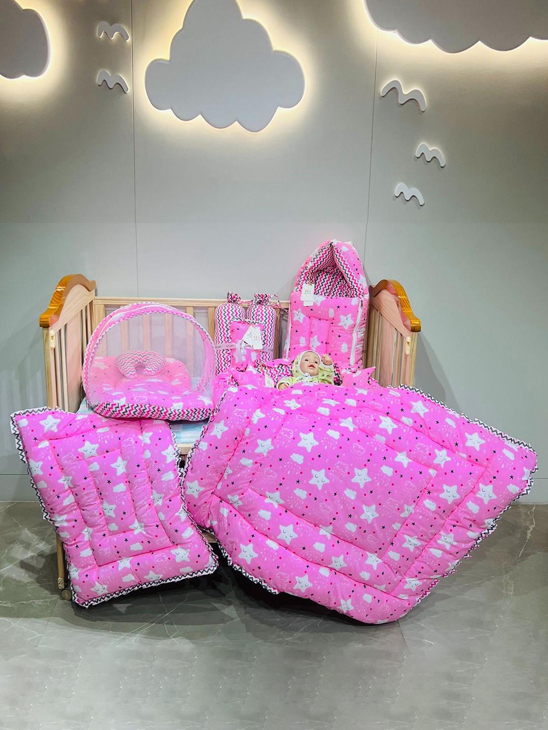 Fareto Infants Pink & white Printed Mattress Set With Bedding Essentials Baby Bed Sets