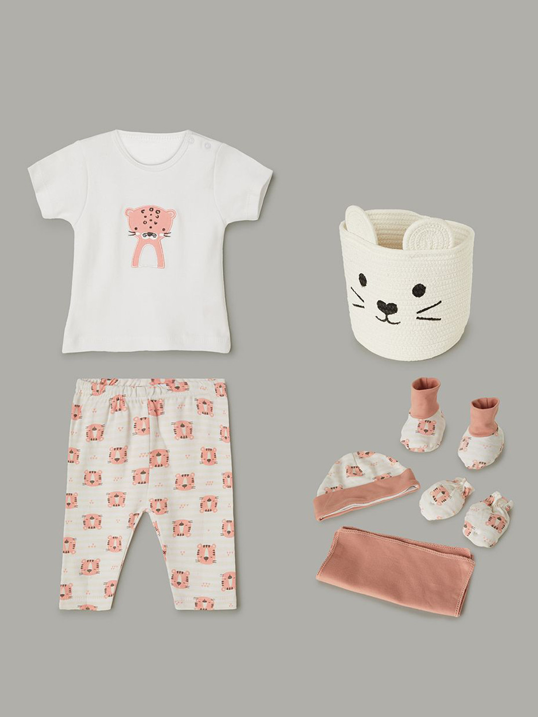 Juniors by Lifestyle Infants 8 Pcs Pure Cotton Baby Apparel Gift Set