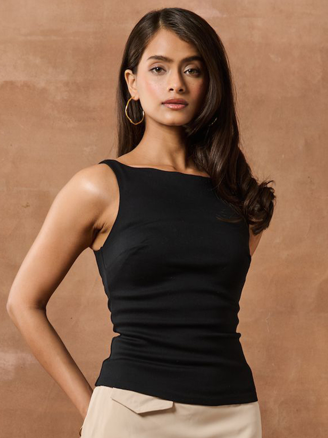 Lea Clothing Co. Bellami Black Boat Neck Sleeveless Fitted Top