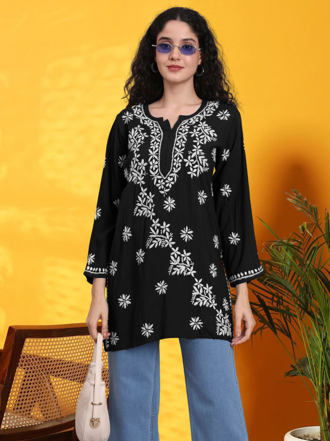 PARAMOUNT CHIKAN Ethnic Motifs Embroidered Chikankari Handloom Chikankari Kurti