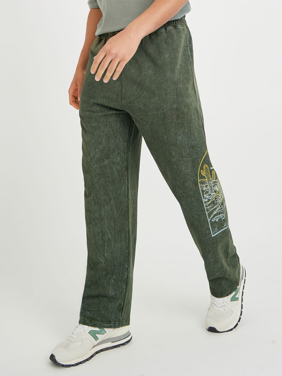 Styli Men Placement Printed Acid Wash Pure Cotton Oversized Track Pants