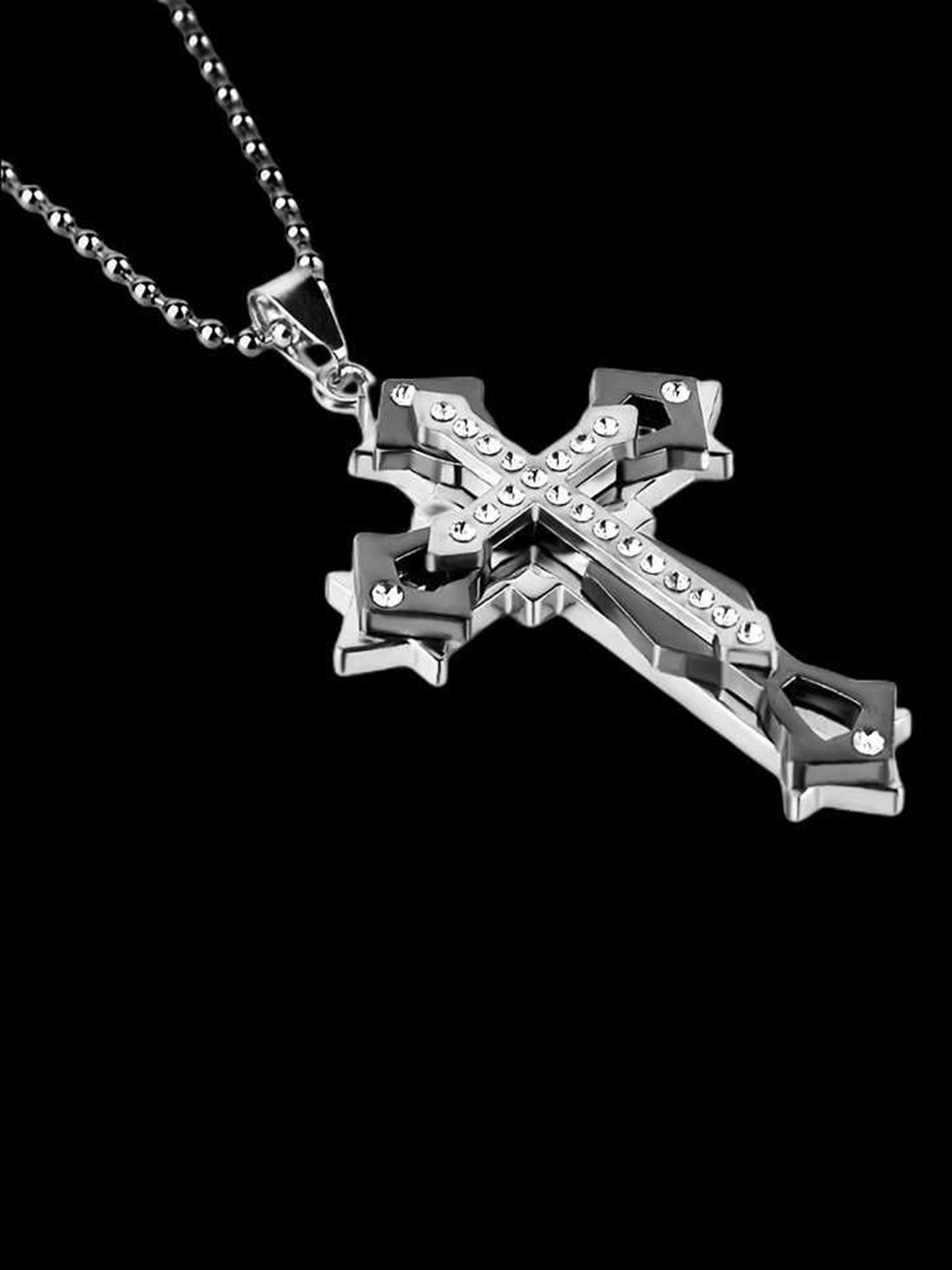 Bling Queen Cubic Zirconia Studded Pendant With Chain