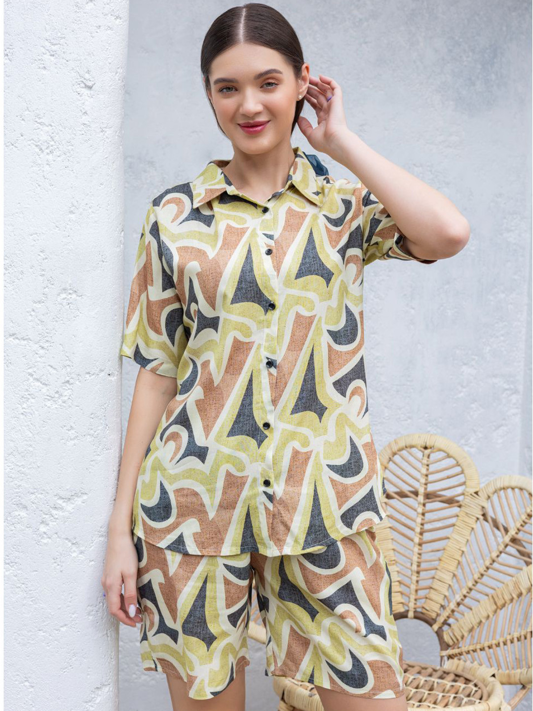 TITTLI Mansi Printed Relaxed Fit Shirt Collar Shirt With Shorts Co-Ords