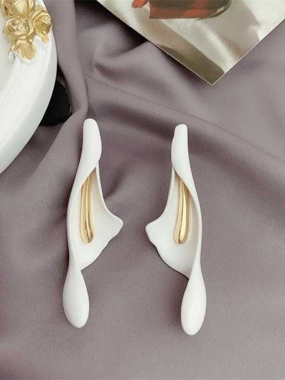 Bling Queen Orchid Lily Flower Contemporary Earrings