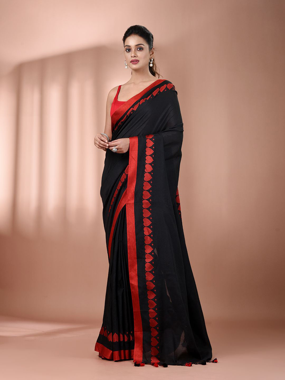 Charukriti Cotton Soft Saree With Woven Heart Borders
