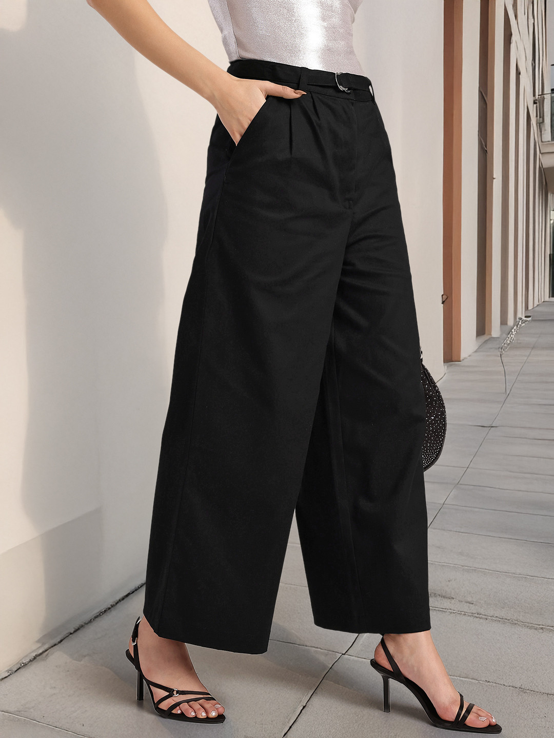glitchez Women Mid-Rise Baggy Fit Wide Leg Trousers with Belt