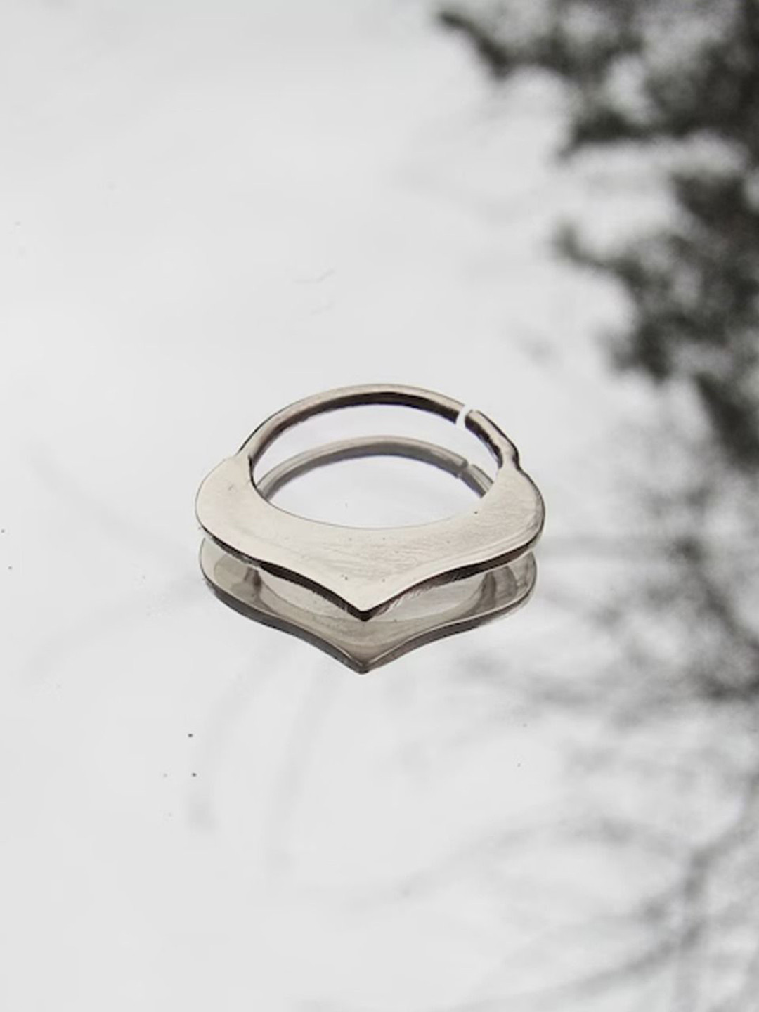 Goldnera 925 Sterling Silver Naazhi Septum Nosepin