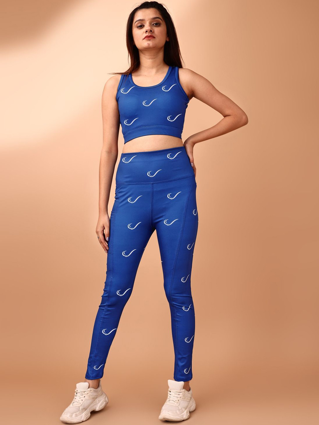 POOJARAN SAREE Women Printed sports & Yoga Tracksuit