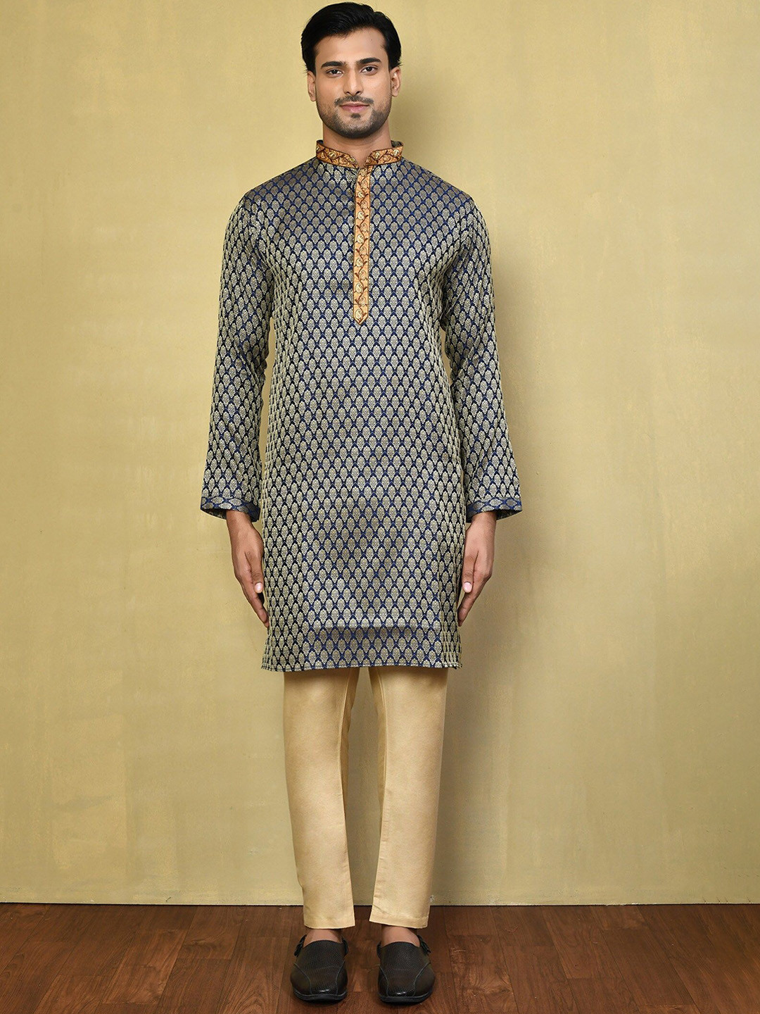 Arihant Rai Sinha Jaquard Pattern Pure Cotton Kurta With Trouser