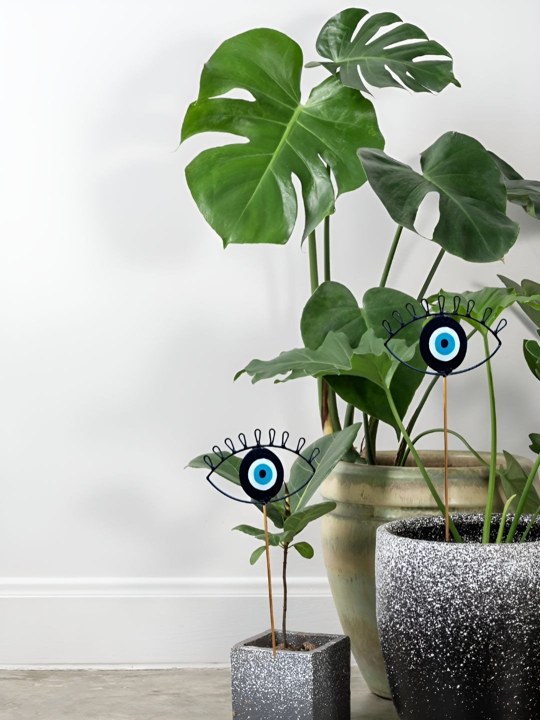 JASMEY HOMES 2-Pcs Blue & White Evil-Eye Decorative Garden Stakes