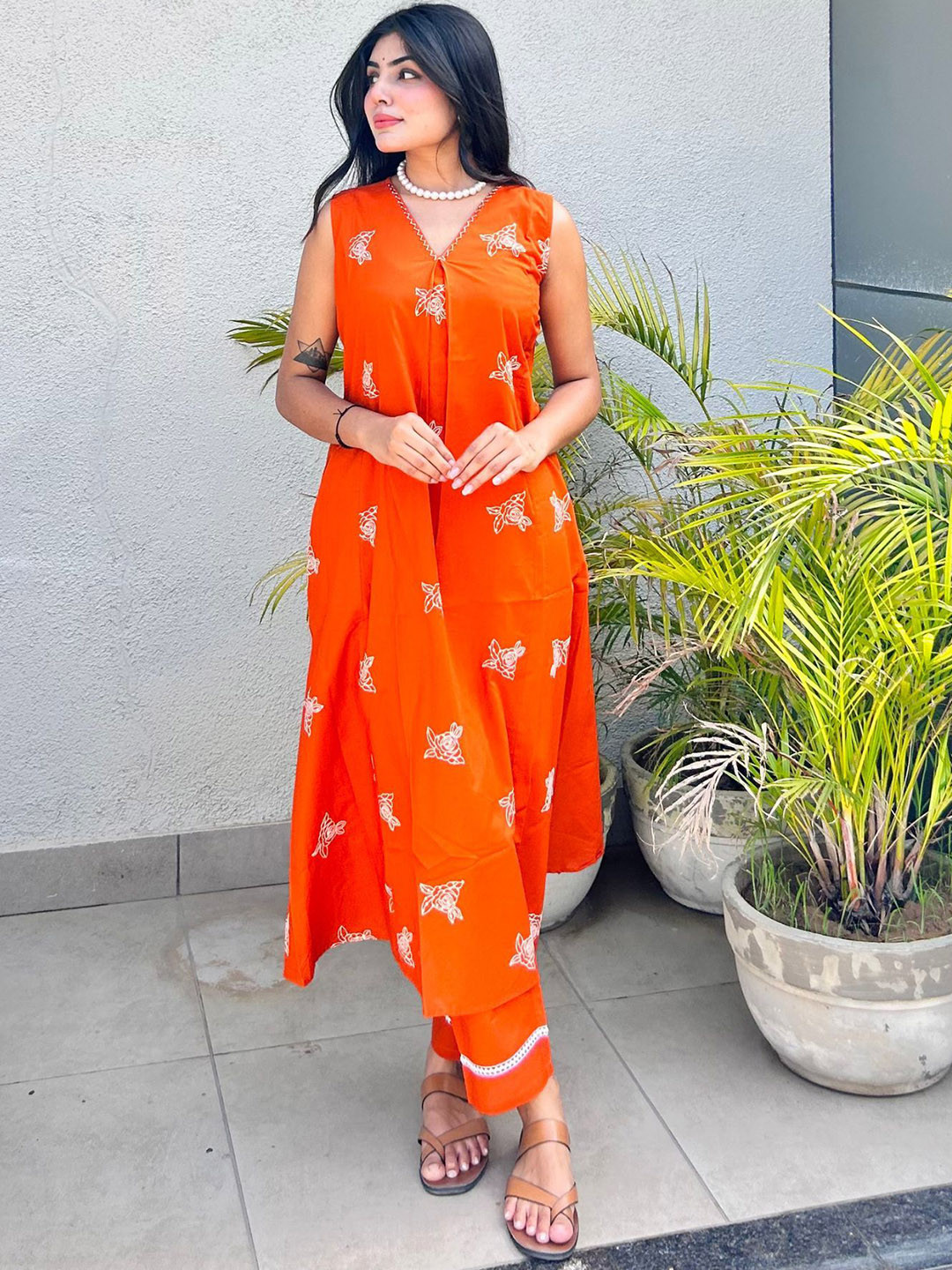MOKOSH Women Cotton Embroidered Kurta And Pant Set