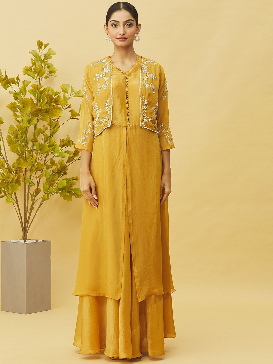 Samyukta Singhania V-Neck Tunic And Skirt With Jacket