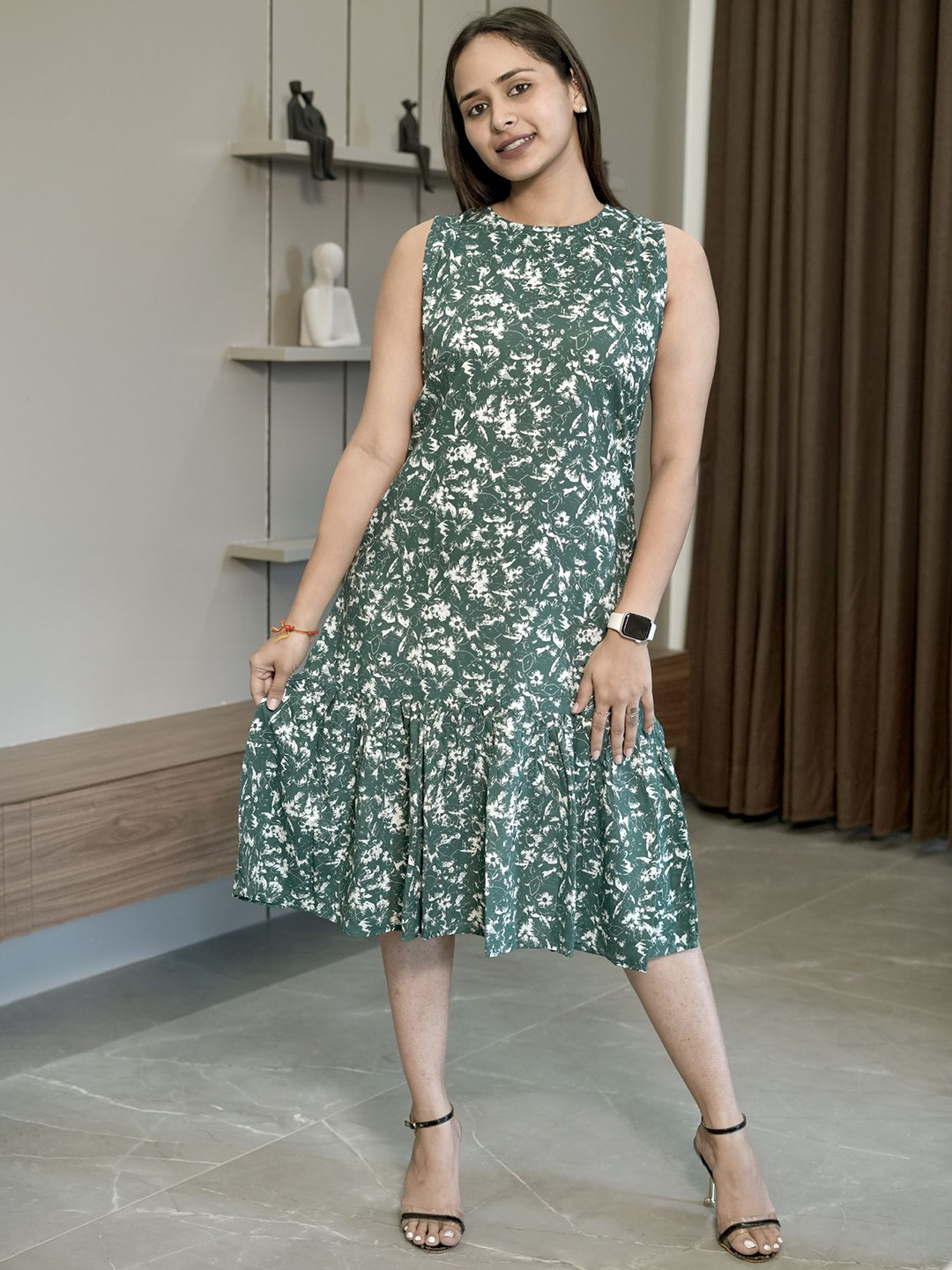 MODA-Q Women Floral Sleeveless Round Neck  Printed A-Line Dress