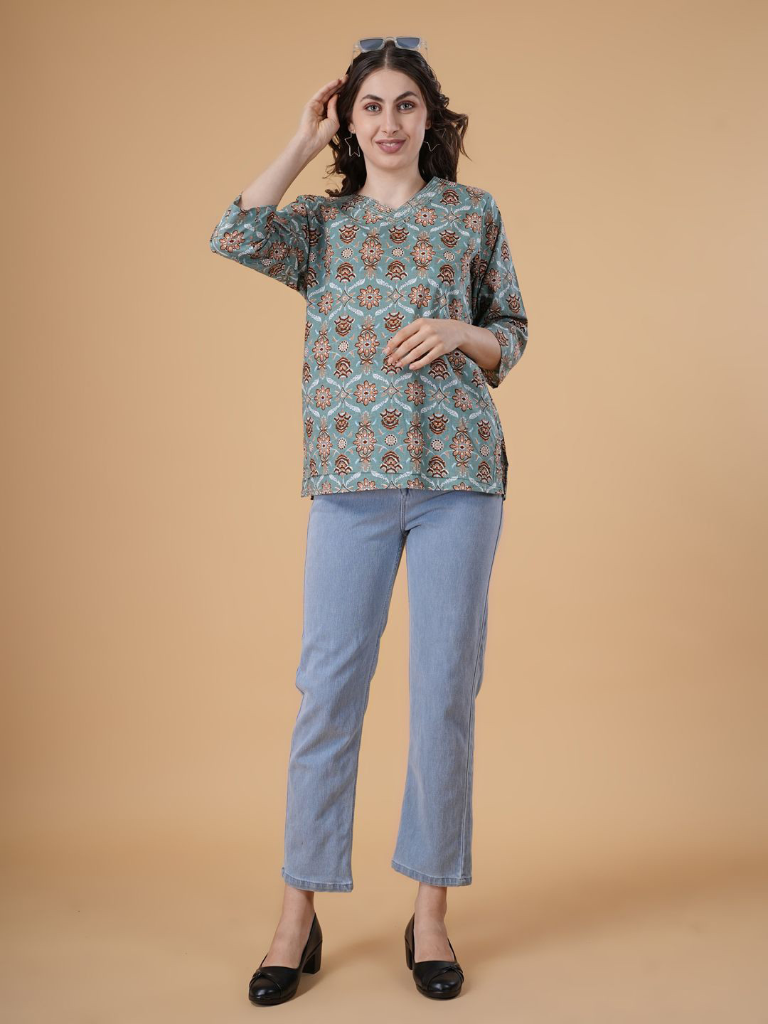 DESIGNER DHAAGE Floral Printed V-Neck Pure Cotton Kurti