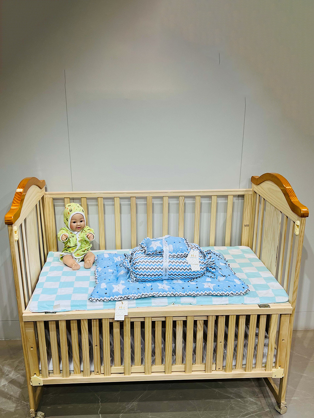 Fareto Infants Blue & white Printed Mattress Set With Bedding Essentials Baby Bed Sets