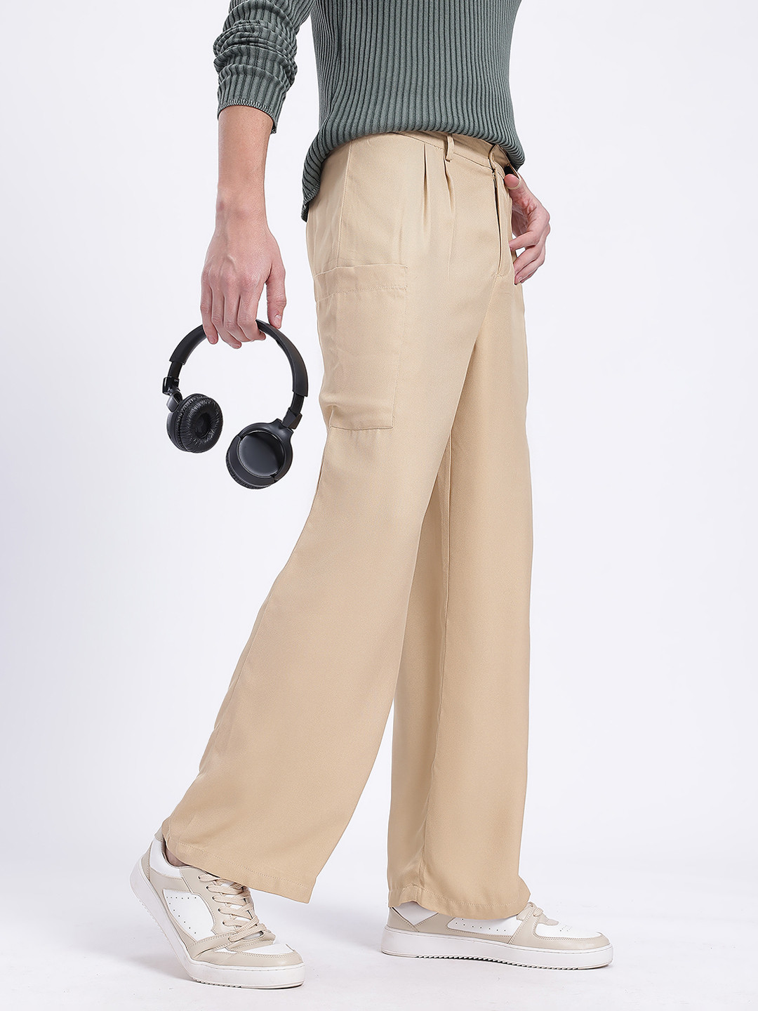 glitchez Men Beige Wide Leg Trousers