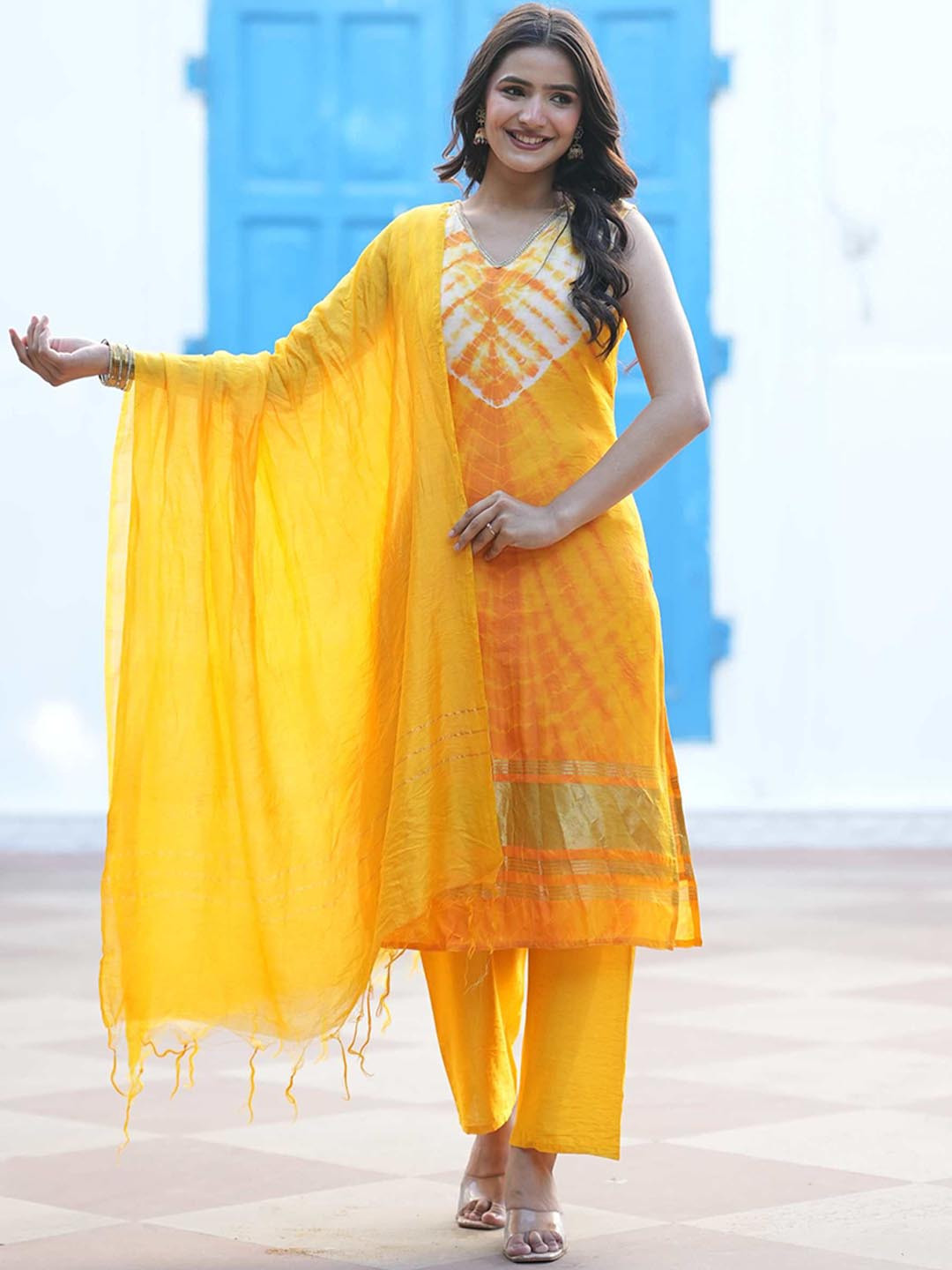 ASPORA Women Dyed Regular Pure Silk Kurta Set With Dupatta