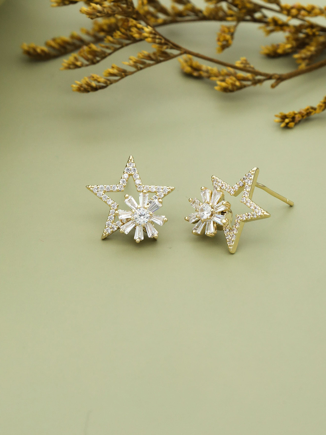 GC Jewelery Gold-Plated Artificial Stones and Beads Star Shaped Studs