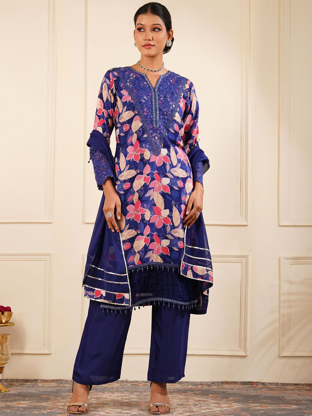 Shop Begum Floral Printed Notch Neck Straight Kurta With Trousers And Dupatta