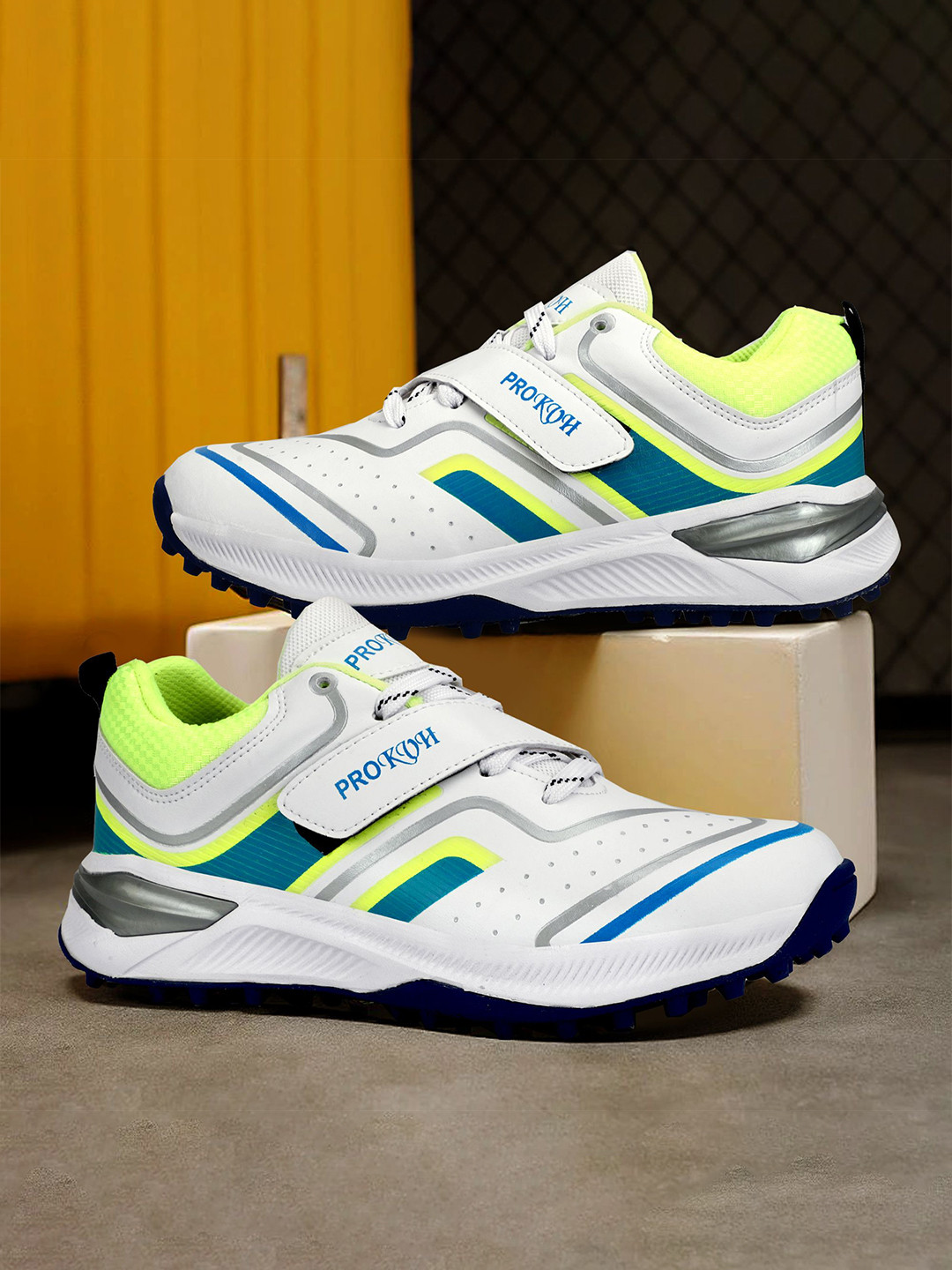 PRO KVH Plus 2.0 Cricket Non-Marking Lace-Ups Shoes