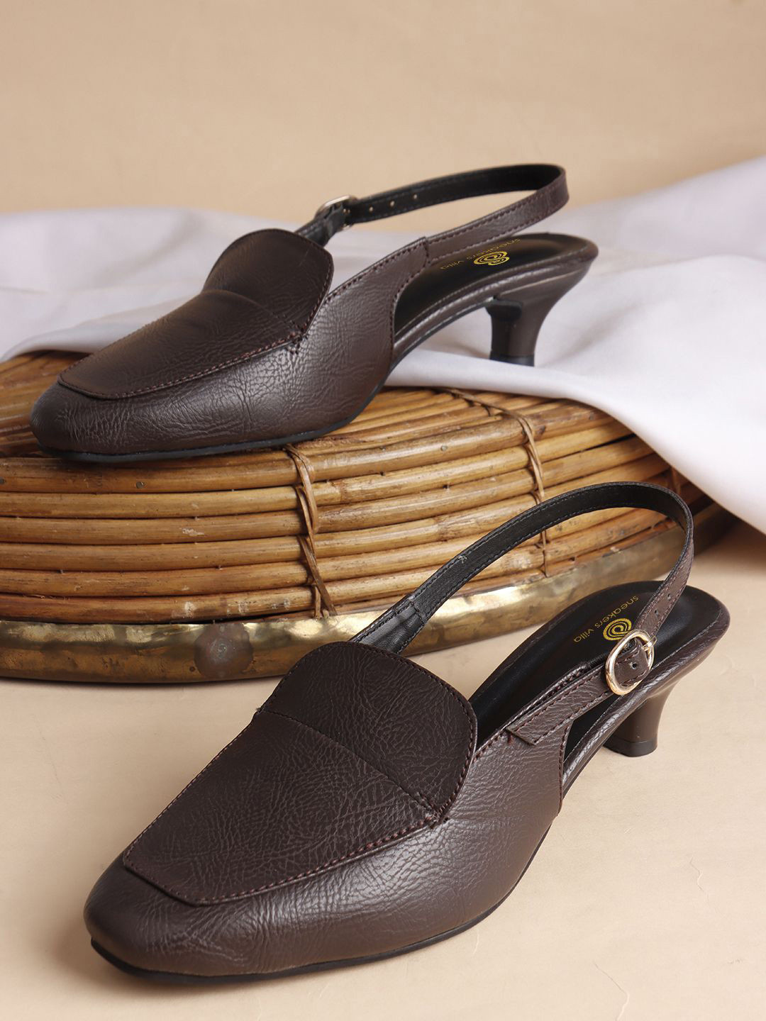 sneakers villa Pointed Toe Kitten Heels