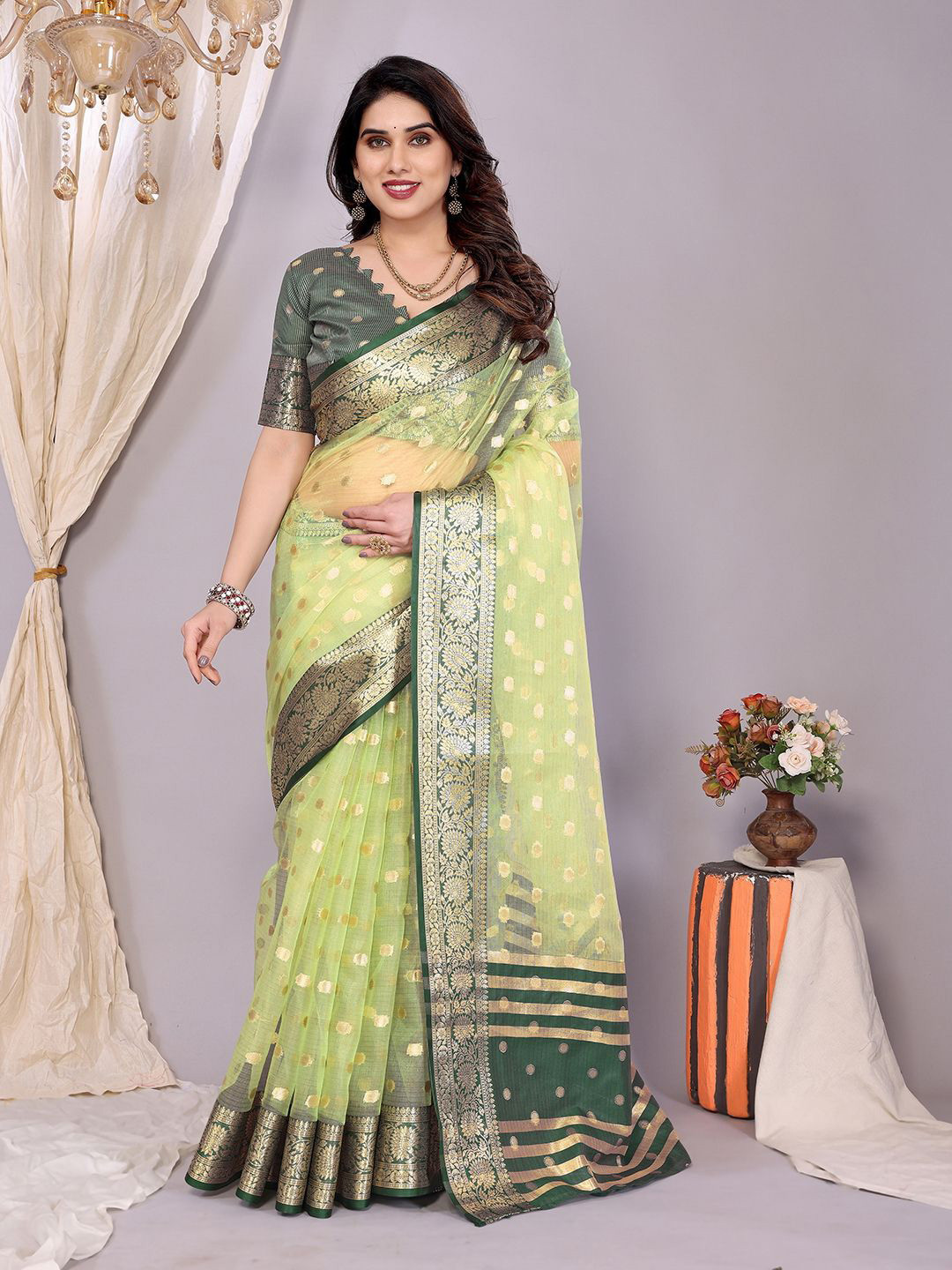 VILLAGIUS Ethnic Motifs Woven Design Organza Banarasi Saree