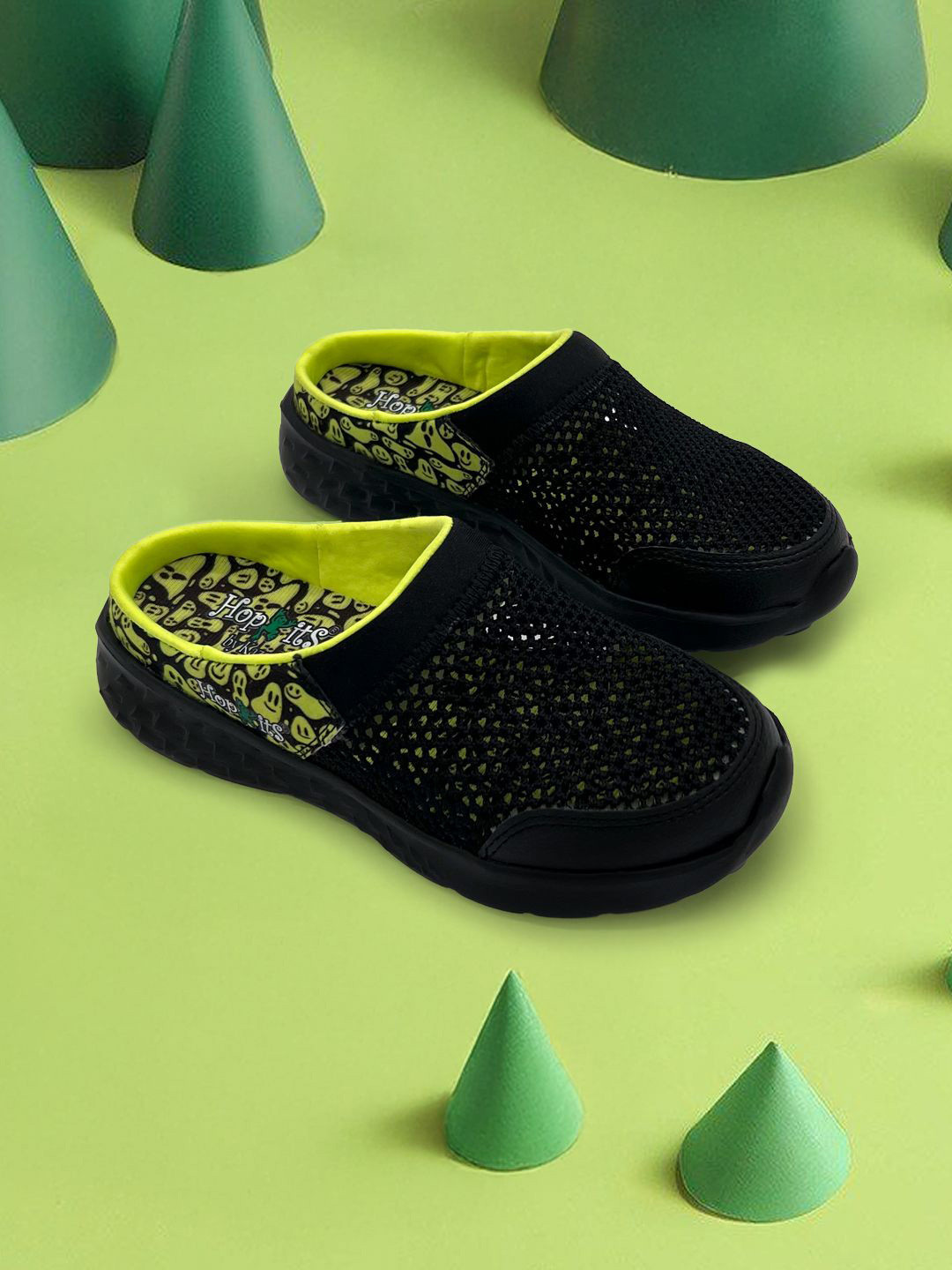 Hopits ComfeeZ Boys Lightweight Printed Clogs