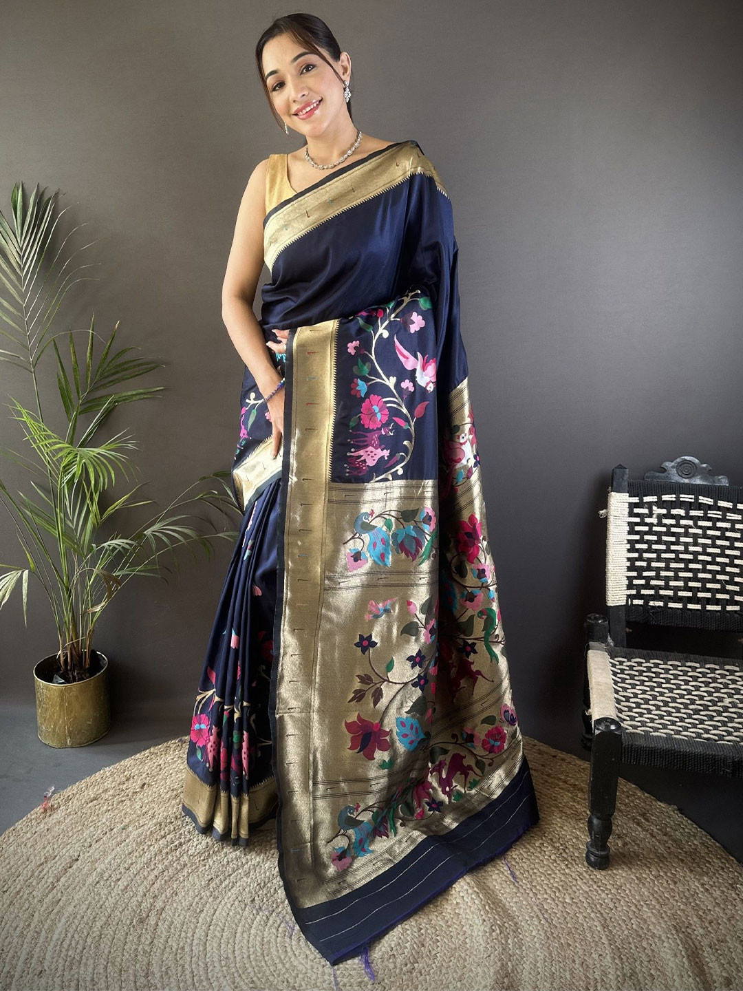 LeeliPeeri Designer Floral Printed Saree With Matching Blouse Piece