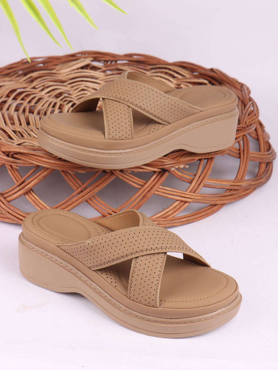 Kliev Paris Women Casual Cross Strap Wedge Heels