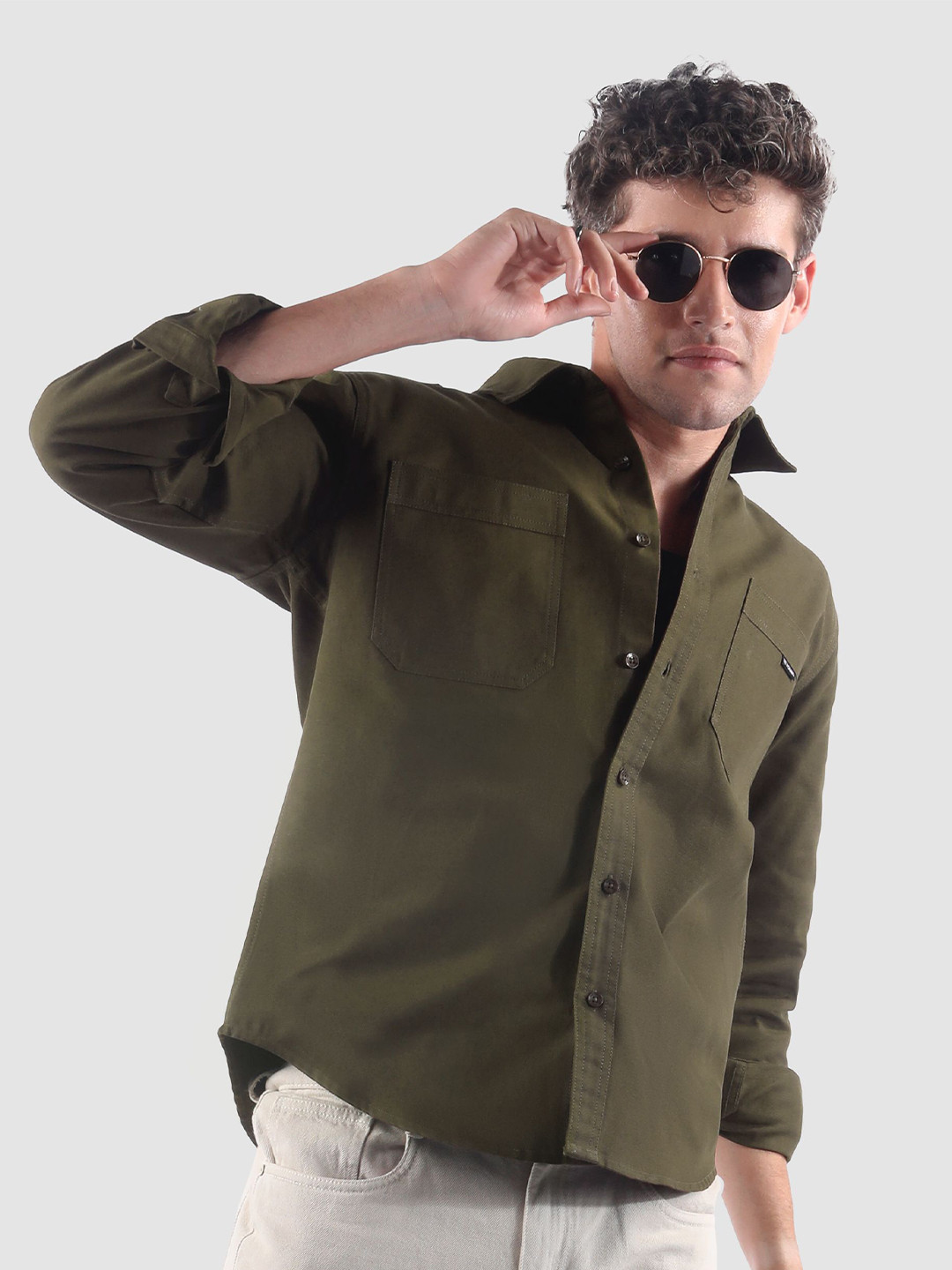 Beyoung Men Solid Spread Collar Regular Fit Shoulder Flap Cotton Shirt