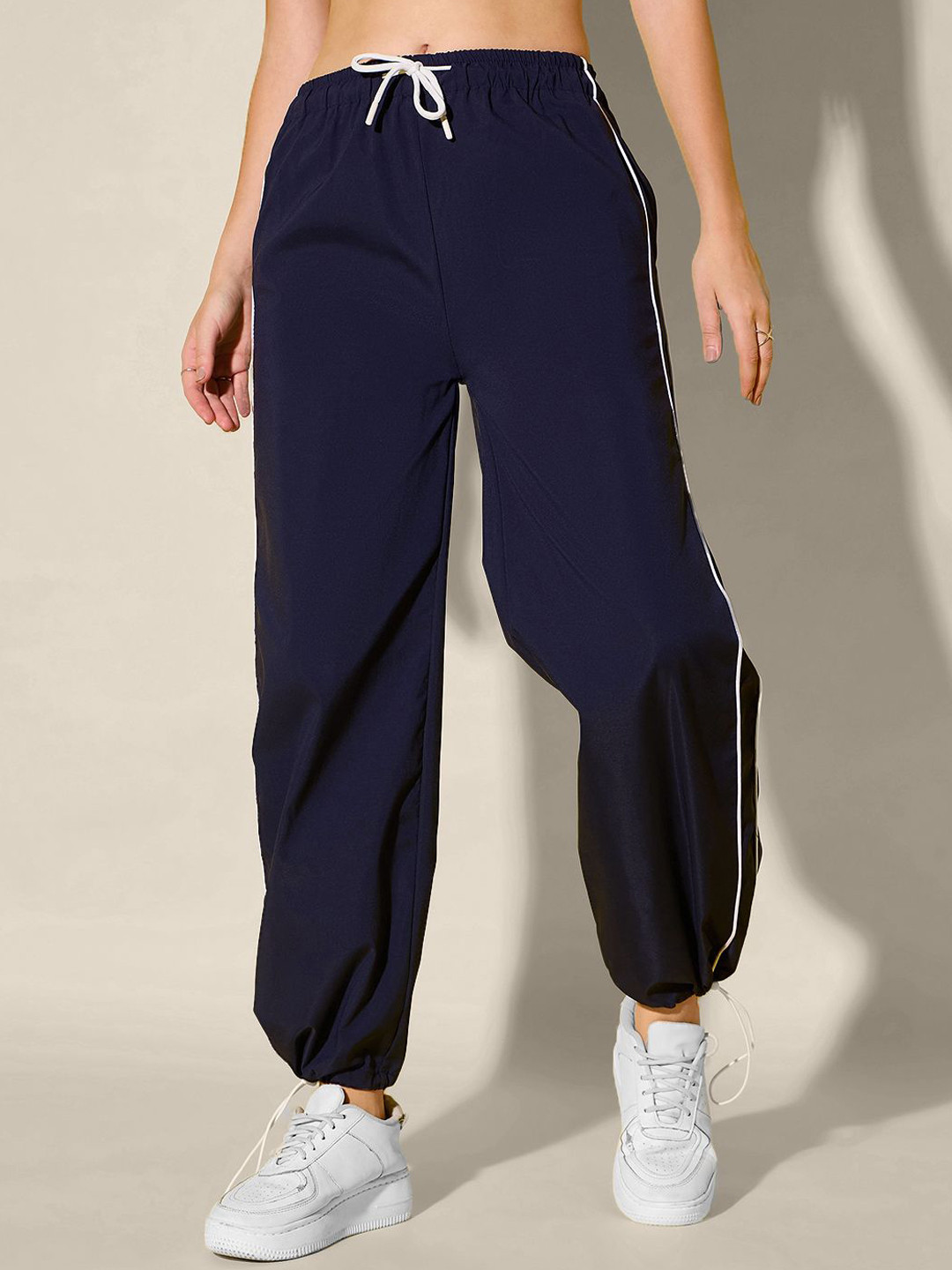 QIOA Women Relaxed High-Rise Side Stripes Trouser