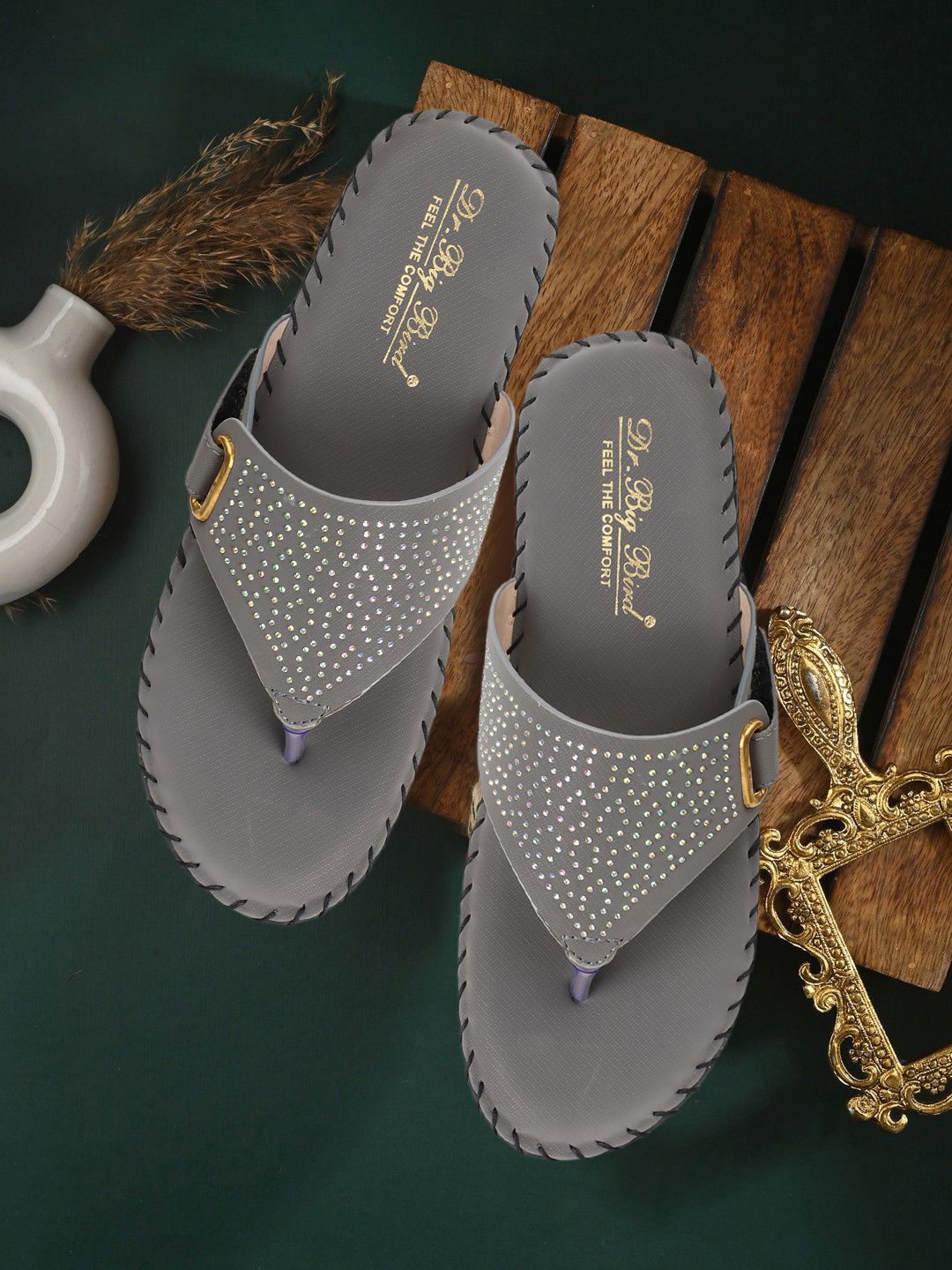 BIG BIRD Women Solid Embroidered Synthetic Leather One Toe Flats