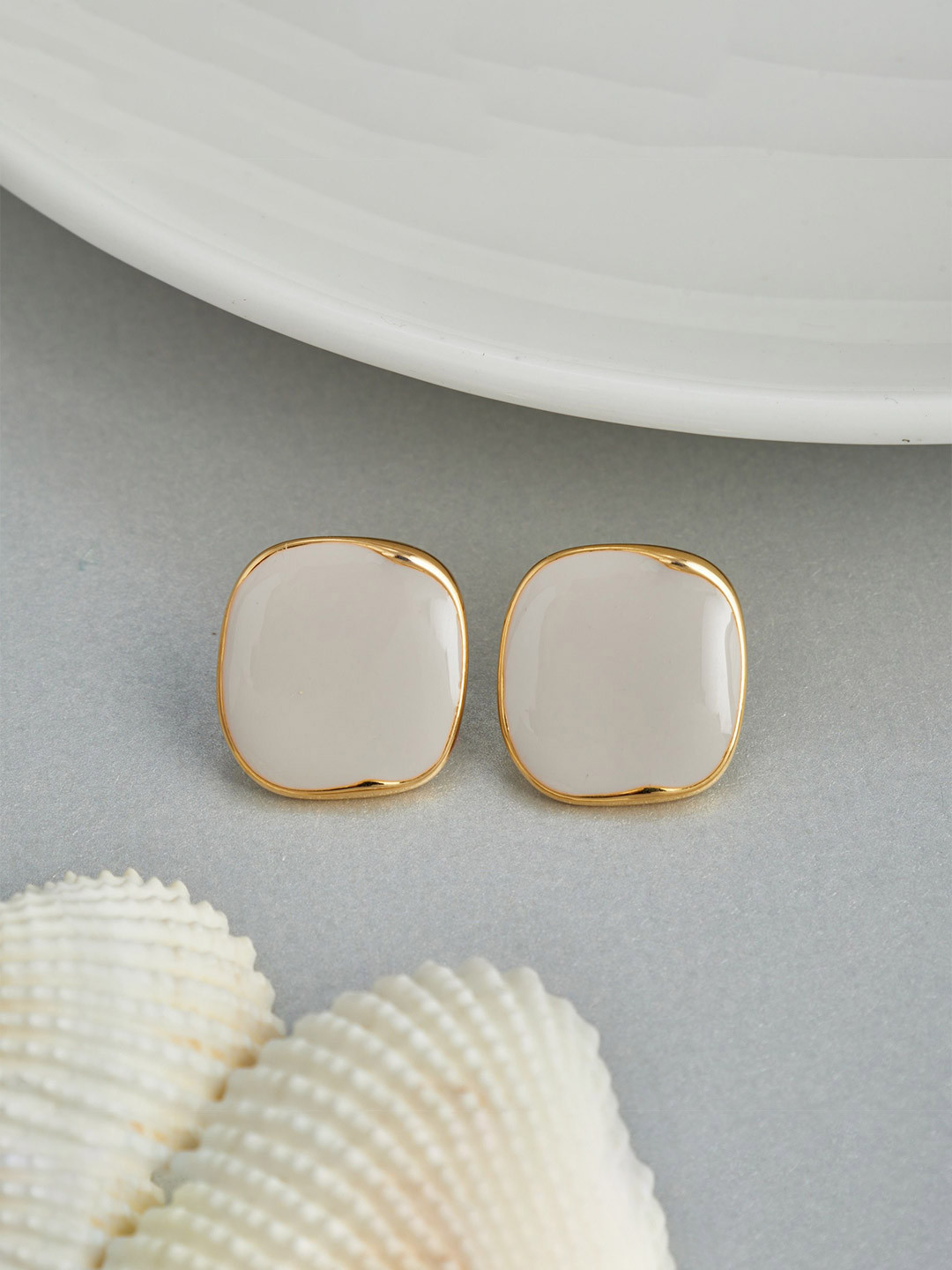 GC Jewelery Contemporary Studs
