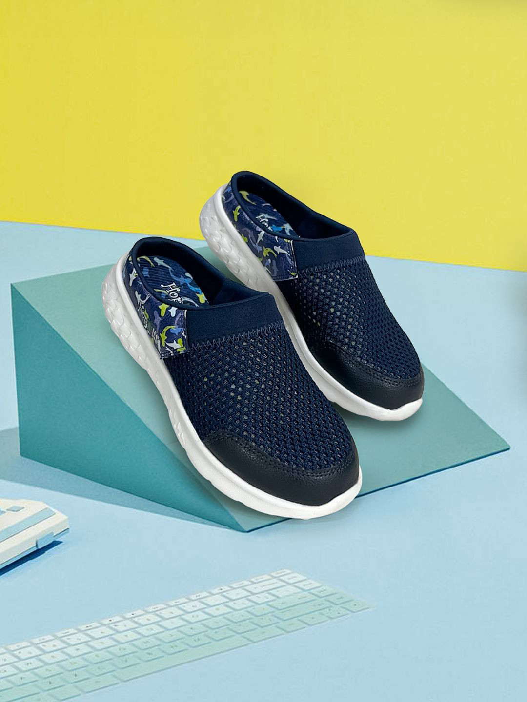 Hopits Boys Comfeez Woven Design Lightweight Slip-On Sneakers