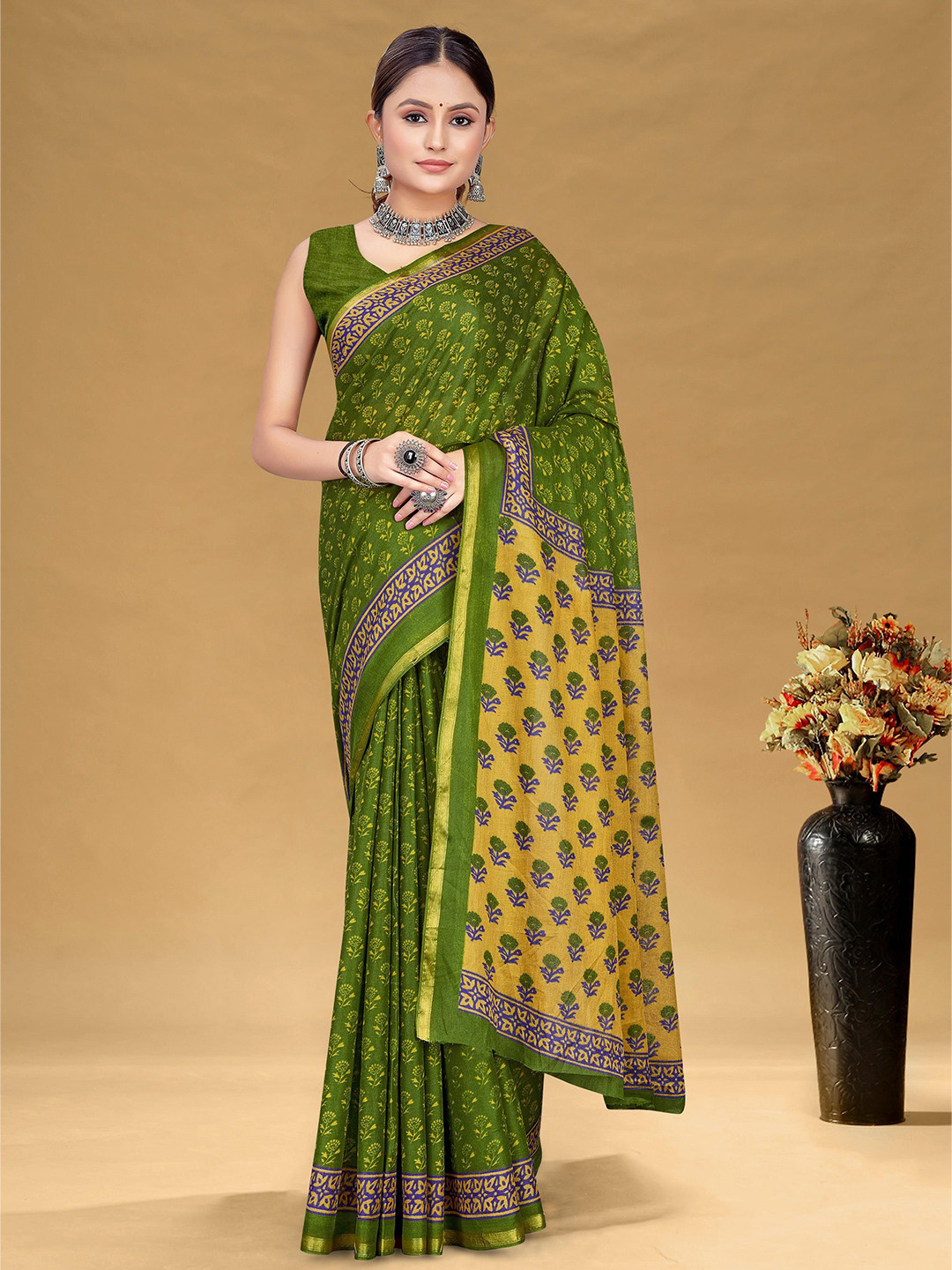DIVASTRI Floral Embroidered Bagru Saree