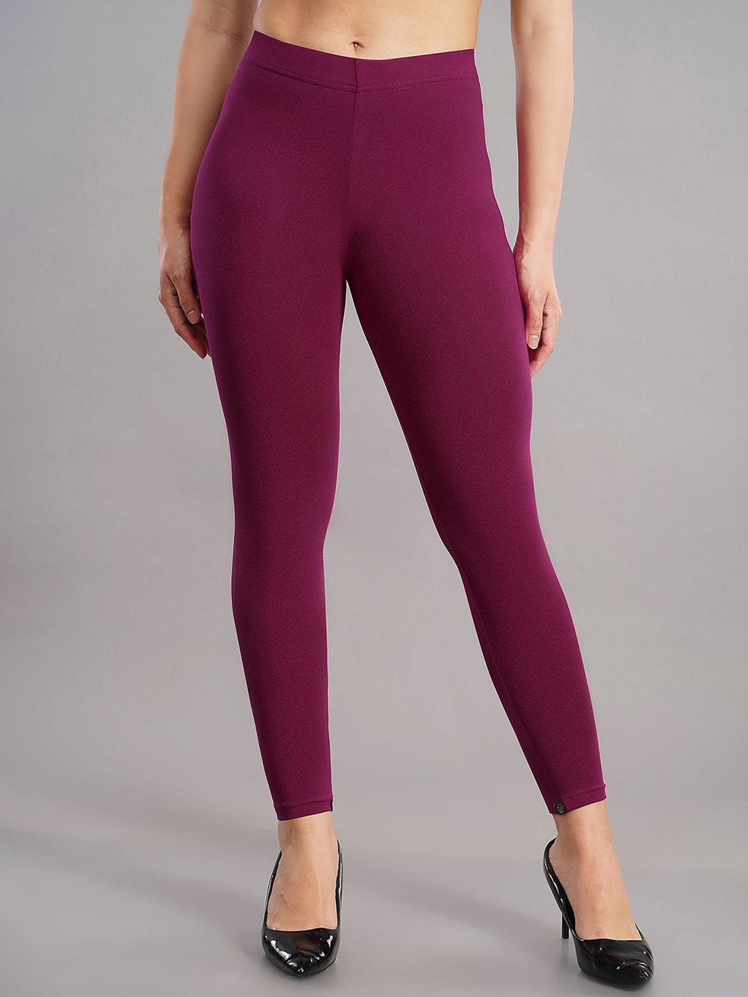 Shruthi Solid Ankle Length Leggings
