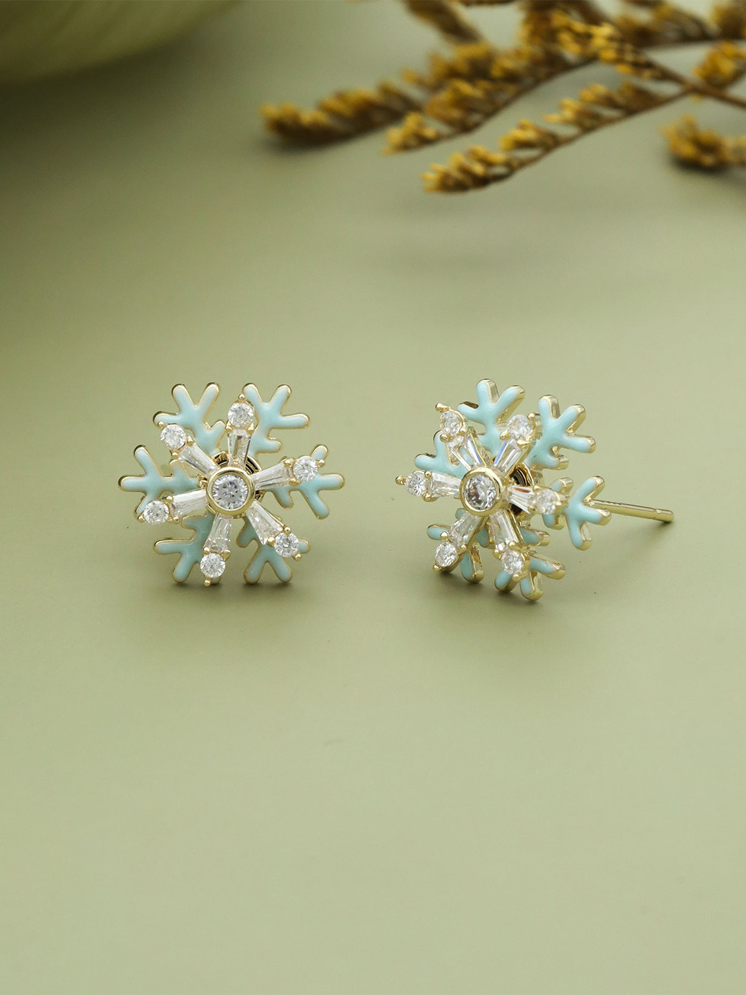 GC Jewelery Gold Plated Artificial Stones Floral Shaped Studs