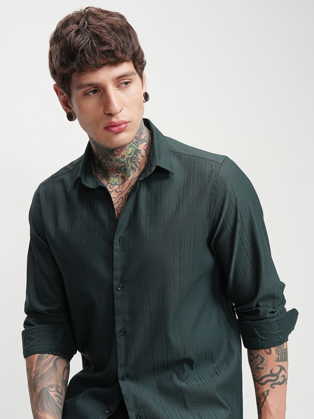 HIGHLANDER Men Striped Spread Coller Slim Fit Casual Shirt