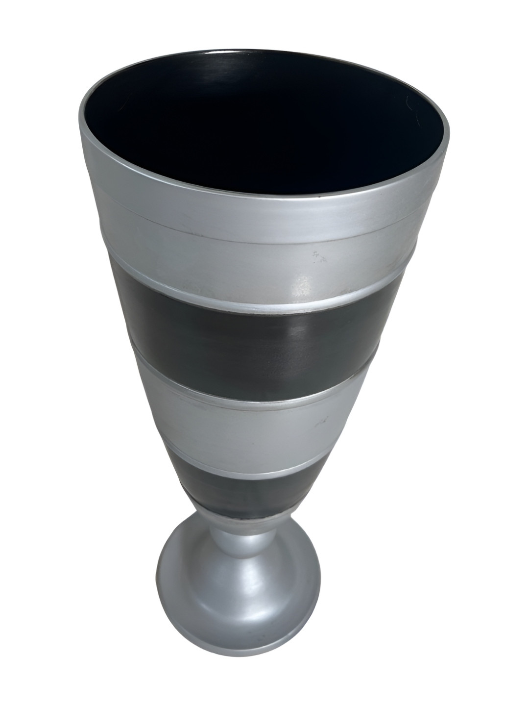 Taurrus Black Metal Flower Vase