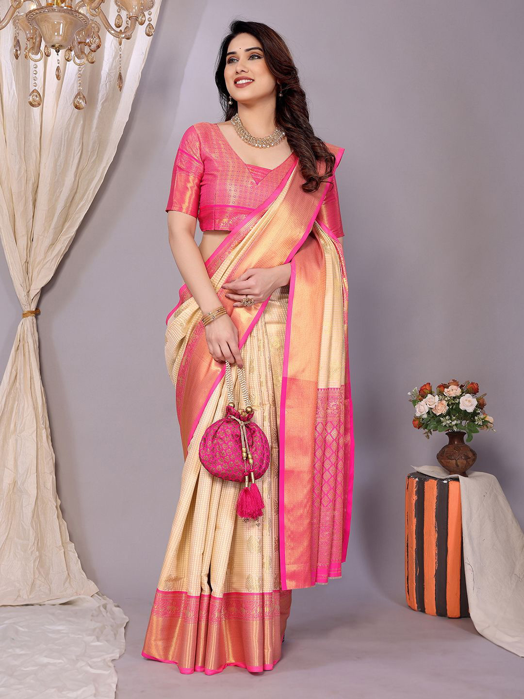 VILLAGIUS Floral Woven Design Zari  Designer Kanjeevaram Saree
