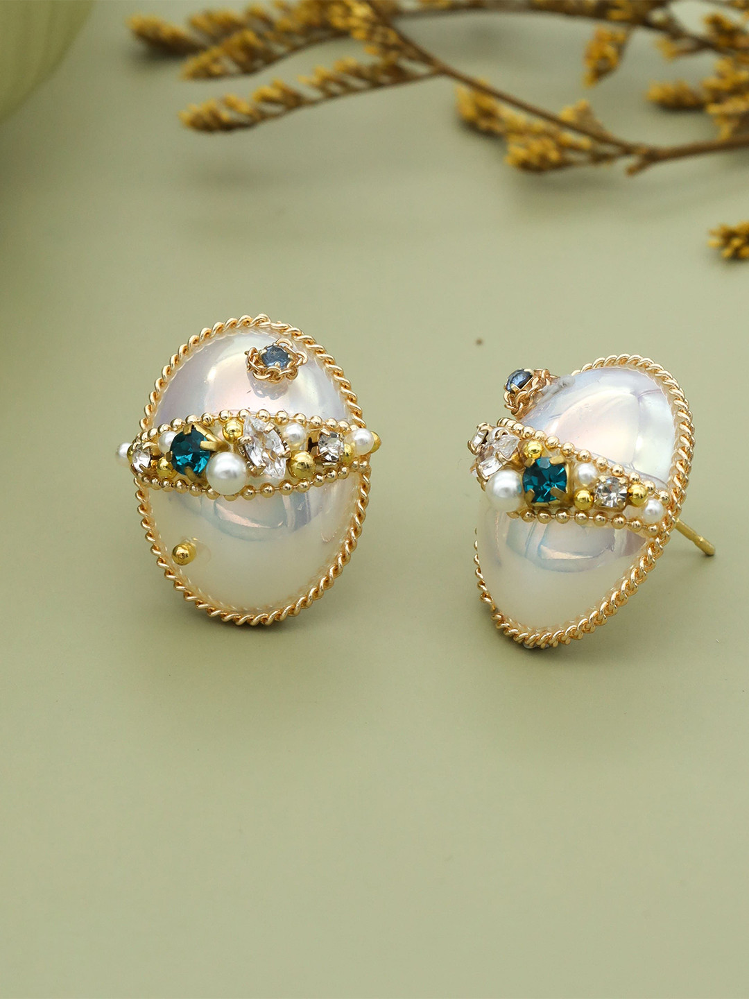 GC Jewelery Gold-Plated Artificial Stones and Bead Chunky Oval Studs