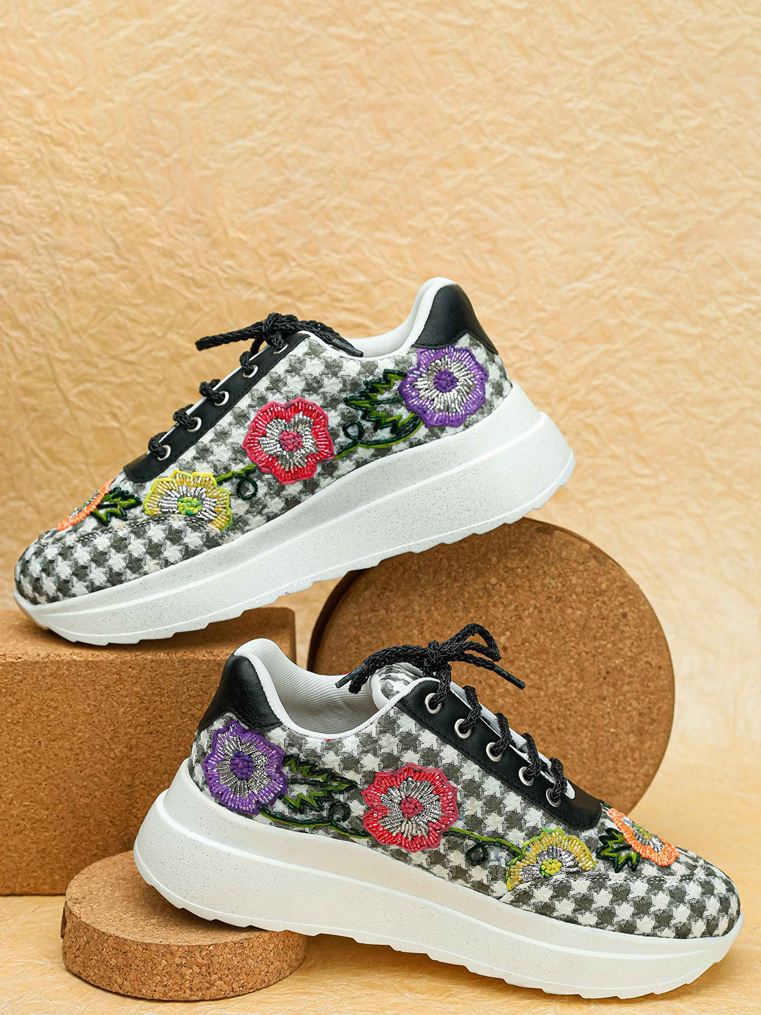 sole mates Women Printed Sneakers