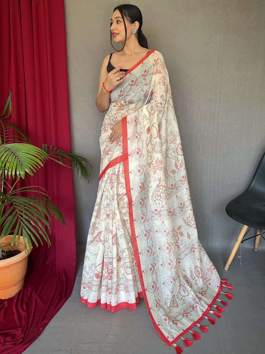 MORDEN MUSE Floral Printed Pure Cotton Saree