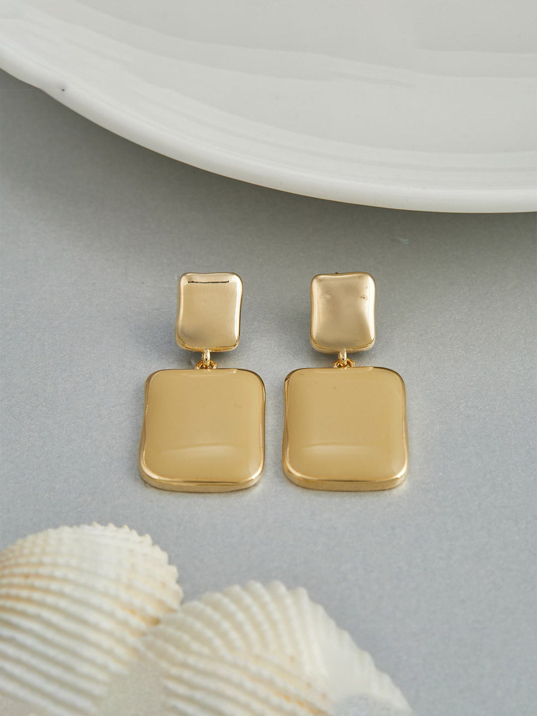 GC Jewelery Gold-Plated Chunky Square Shaped Drop Earrings
