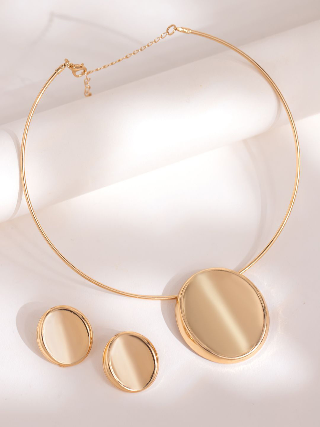 Voylla Blume Golden Orbit Minimal Luxe Pendant Set